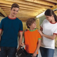 T-shirt typed "Combi"